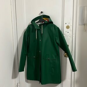 Pendleton rain coat in green size Medium
